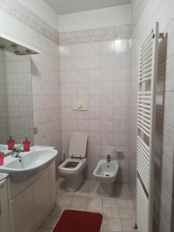 Bilocale Vicino Al Teatro Ponchielli Apartamento Cremona Exterior foto