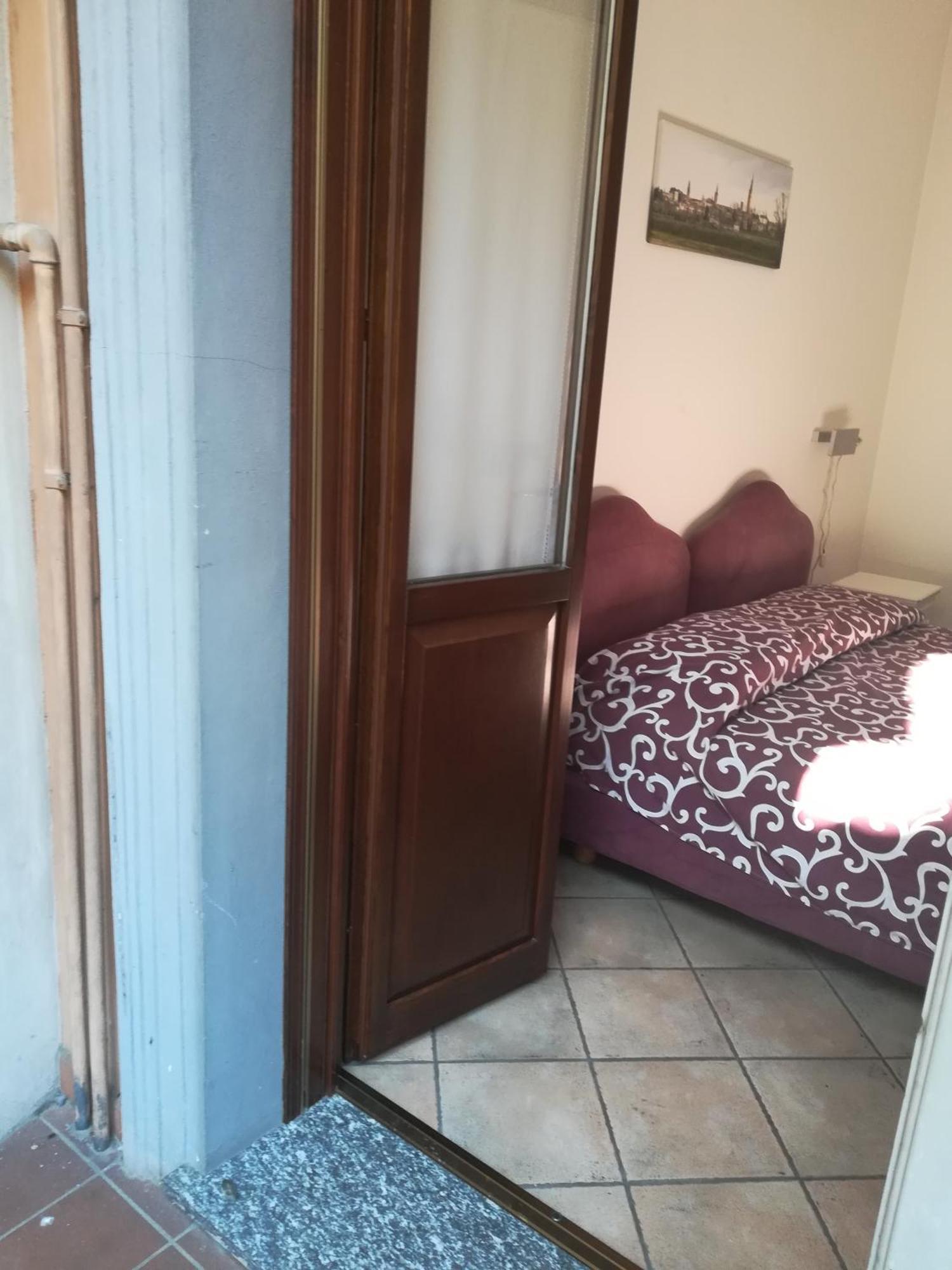 Bilocale Vicino Al Teatro Ponchielli Apartamento Cremona Exterior foto